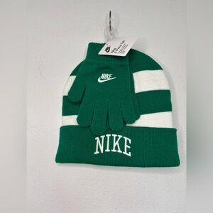 NIKE KIDS CHUNKY STRIPE GREEN TWO PIECE HAT AND GLOVE SET ONE SIZE